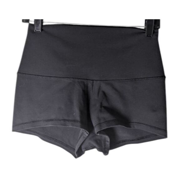 LULULEMON ATHLETICA Groove Short II (Roll Down) Size 6 - Picture 2 of 4